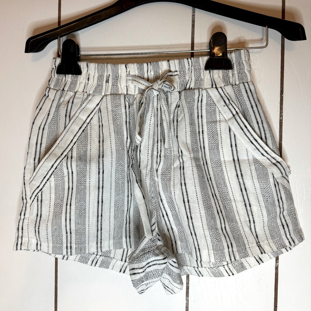 Sienna Sky size S. Stripped short.